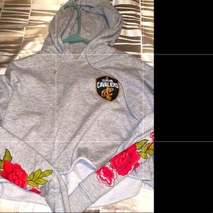 Super cute cropped cavs hoodie!